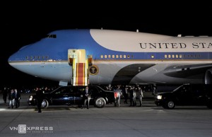 Máy bay chở Tổng thống obama tại Tân Sơn Nhất