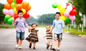 kỹ năng giúp trẻ an toàn nơi công cộng